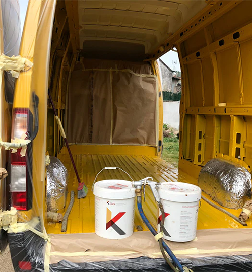 KliuCork® Deutschland Sprühkork – ökologische Korkbeschichtung als Korkfarbe für Wohnmobile, Camper, Vans und Tiny Houses zur Dämmung und Oberflächenschutz.